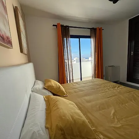 House White Nyaraló